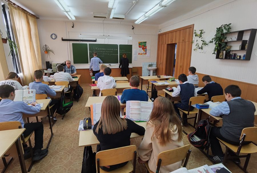 Школы Якутска не планируют переводить на дистанционное обучение