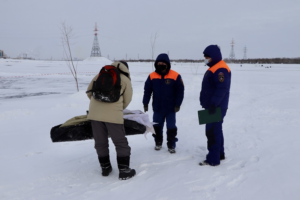 Толщина льда на озерах и реках Якутска составляет менее 15 см