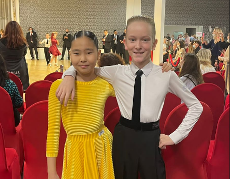 Юные якутяне завоевали золото и серебро на соревнованиях по бальным танцам в Москве