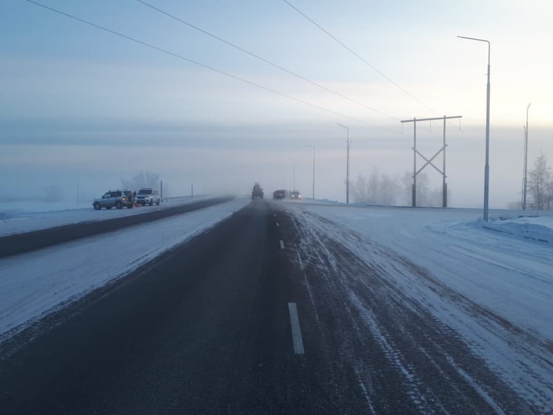 Трех человек госпитализировали после ДТП на автодороге к «Ус Хатыну» близ Якутска