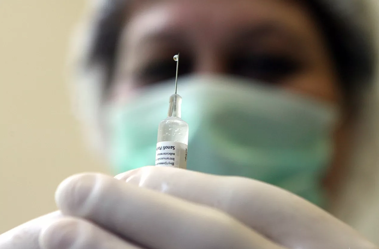 Вакцинацию против коронавируса прошли 64,46% взрослых жителей Якутии