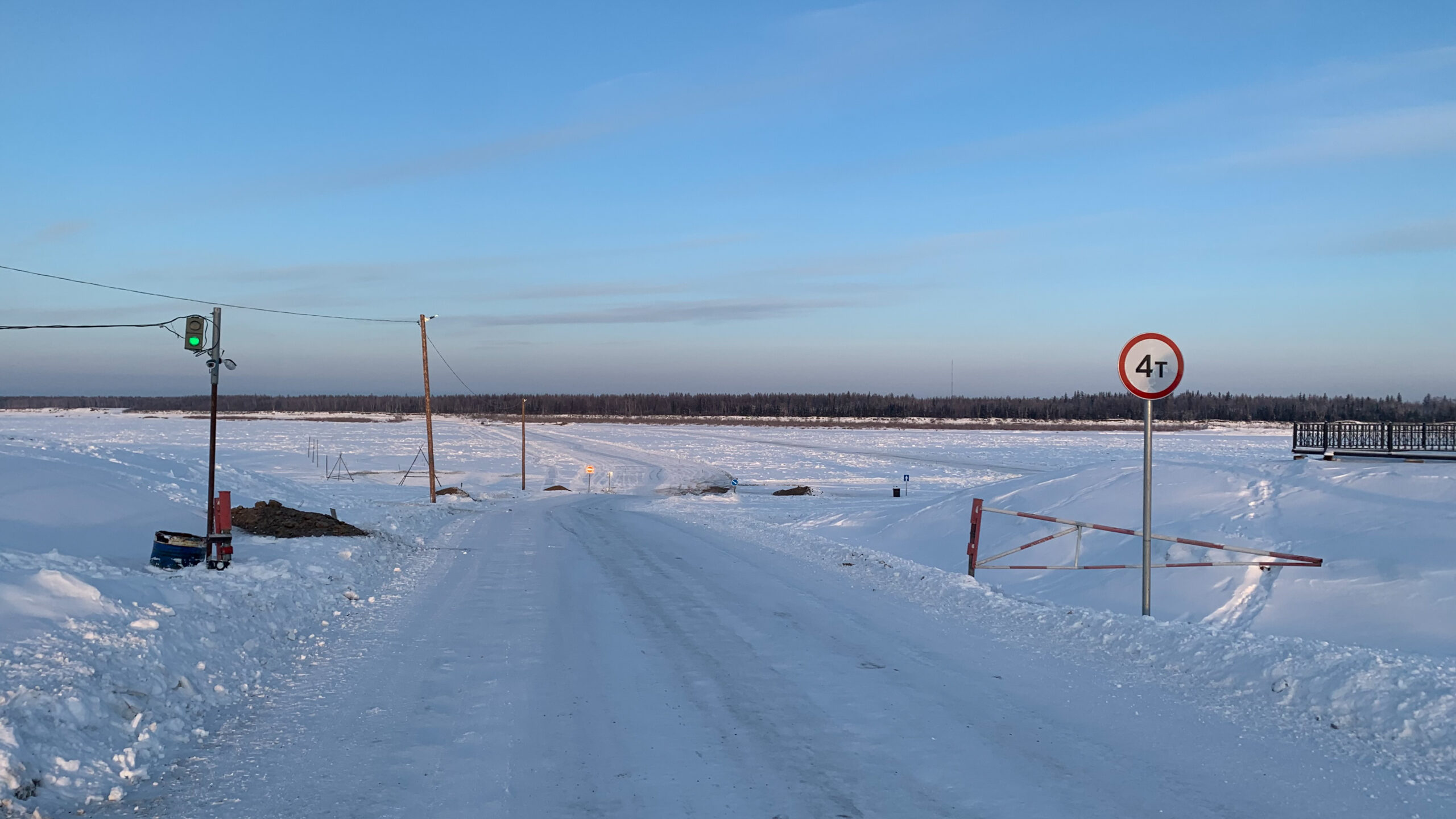 Движение по двум переправам открыли на трассе «Вилюй» в Якутии