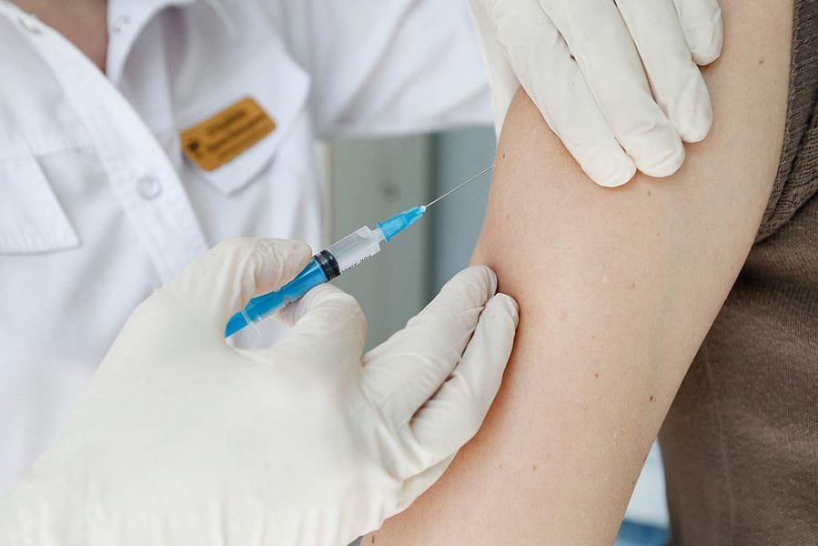 Прививки от гриппа получили 43,9% населения Якутии