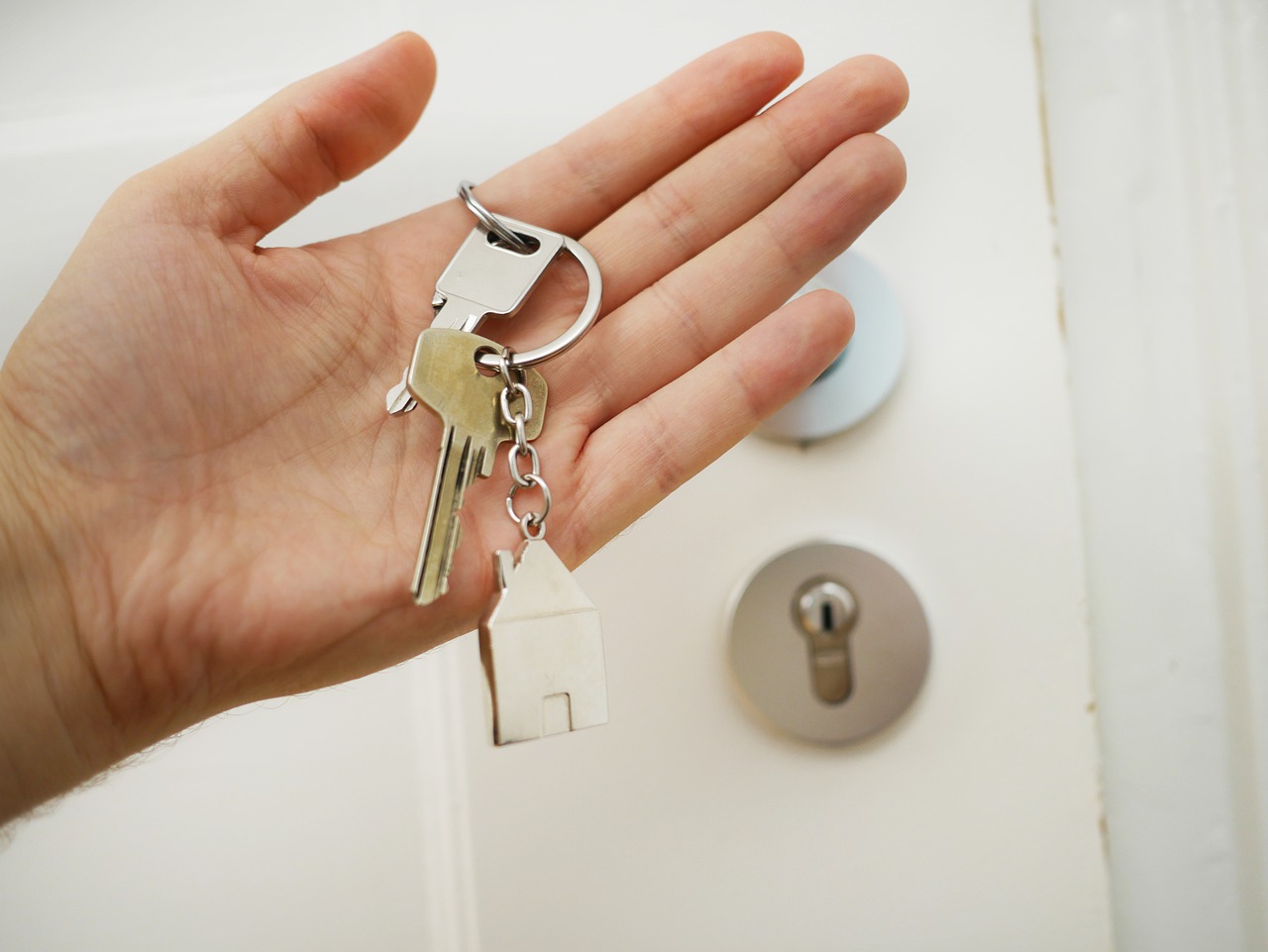 Ключи от новых квартир получили 125 семей в Мегино-Кангаласском районе Якутии