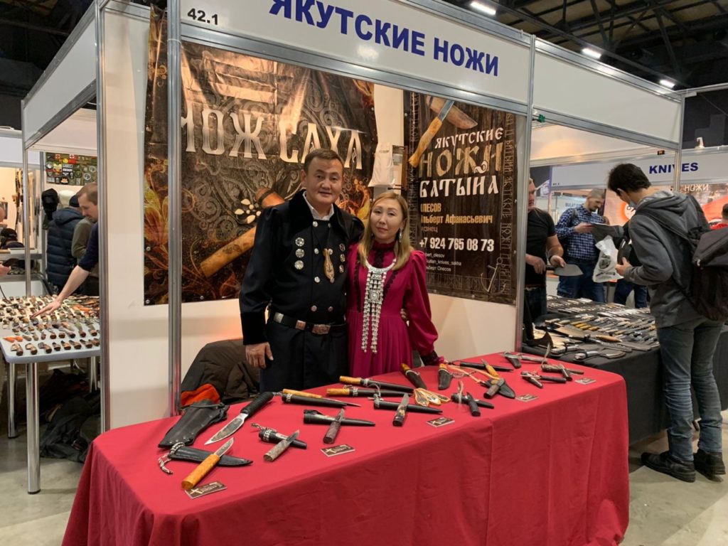 Якутские кузнецы участвуют во всероссийской выставке «Клинок» в Москве