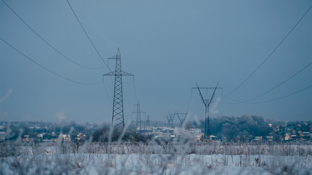 Плановые отключения электроэнергии отменили в районах и столице Якутии из-за холодов