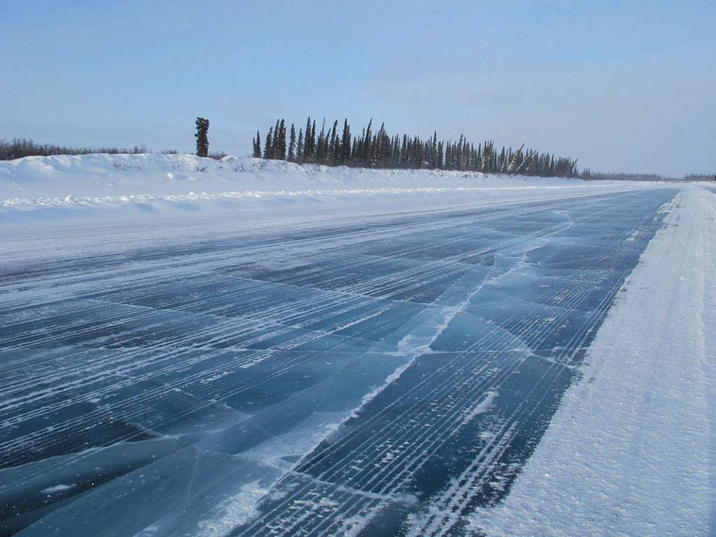 Грузоподъемность ледовой переправы через реку Алдан увеличили в Якутии