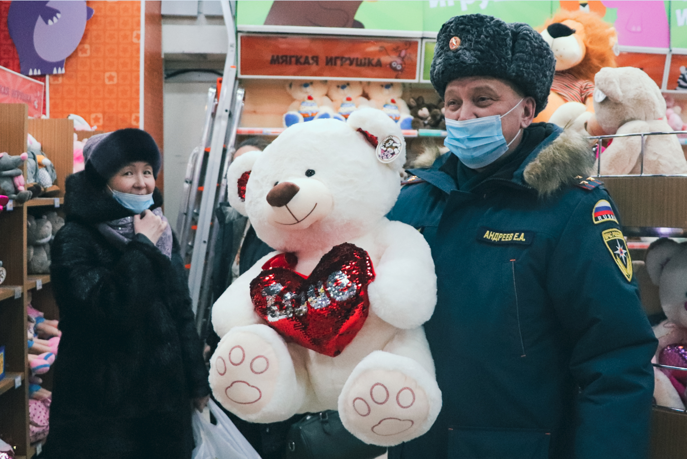 Более 150 специалистов МЧС в Якутске приняли участие в акции «Елка добра»