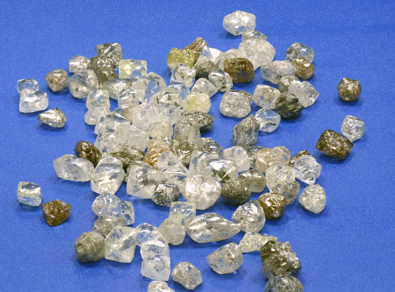 АЛРОСА планирует добыть 34-35 млн карат алмазов в 2022 году