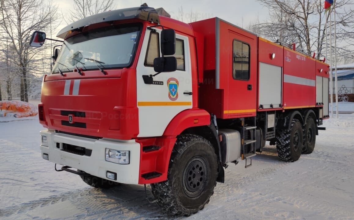 Пожарные Алдана в Якутии получили новую спецмашину