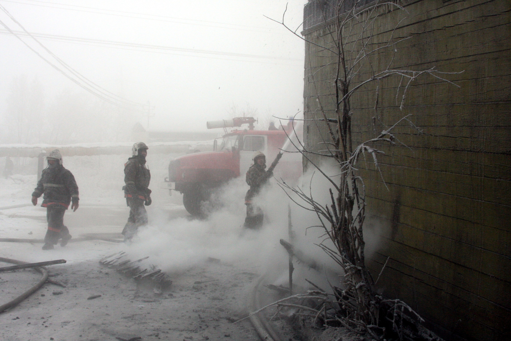 Более 20 домашних птиц погибли при пожаре в Алданском районе Якутии