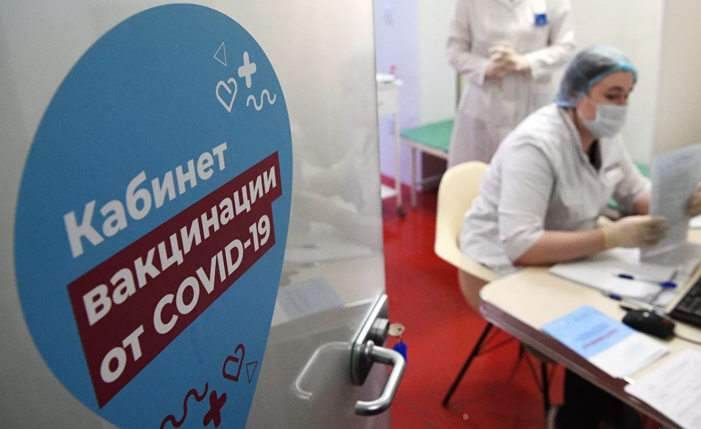 Пункты вакцинации от COVID-19 будут открыты все новогодние выходные в Якутии
