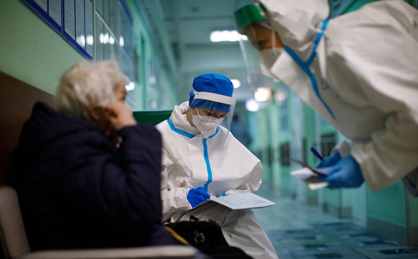 76 человек поступили с коронавирусом в больницы Якутии за сутки