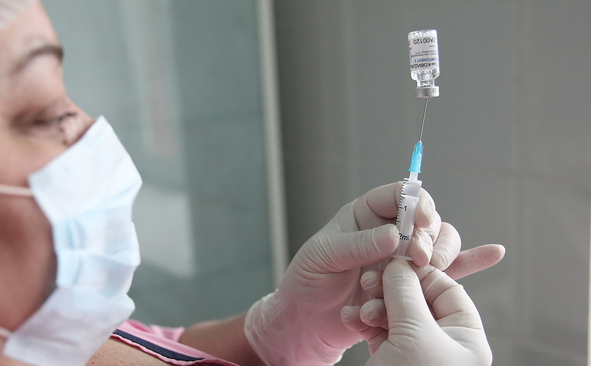 Прививку от COVID-19 получили свыше 73% взрослого населения Якутии