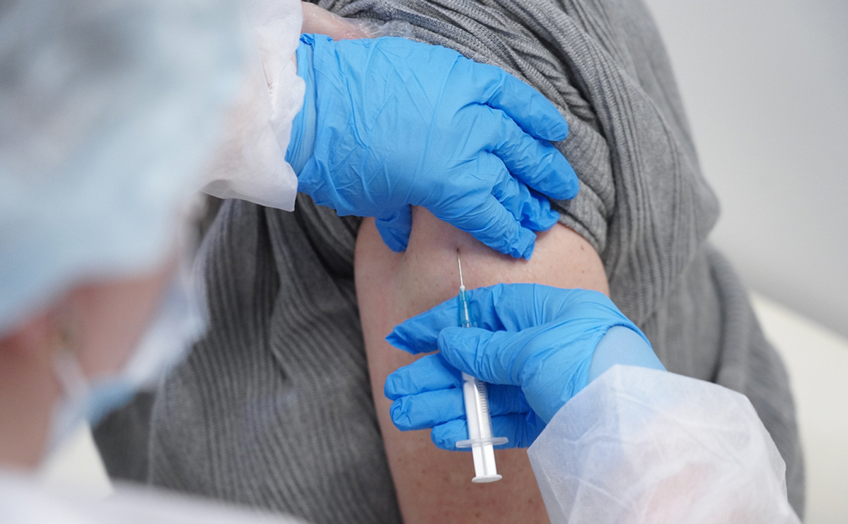 Первый компонент вакцины от COVID-19 получили 78,12% взрослых якутян
