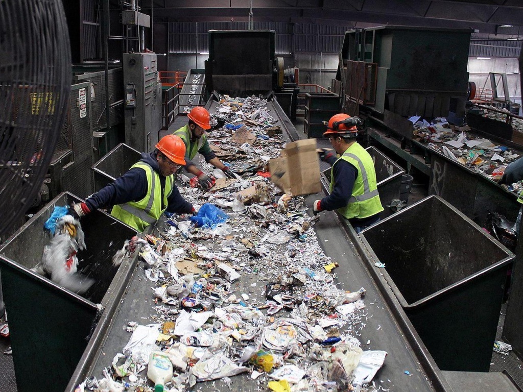 Более 40 пунктов обработки мусора планируют ввести в Якутии к 2030 году