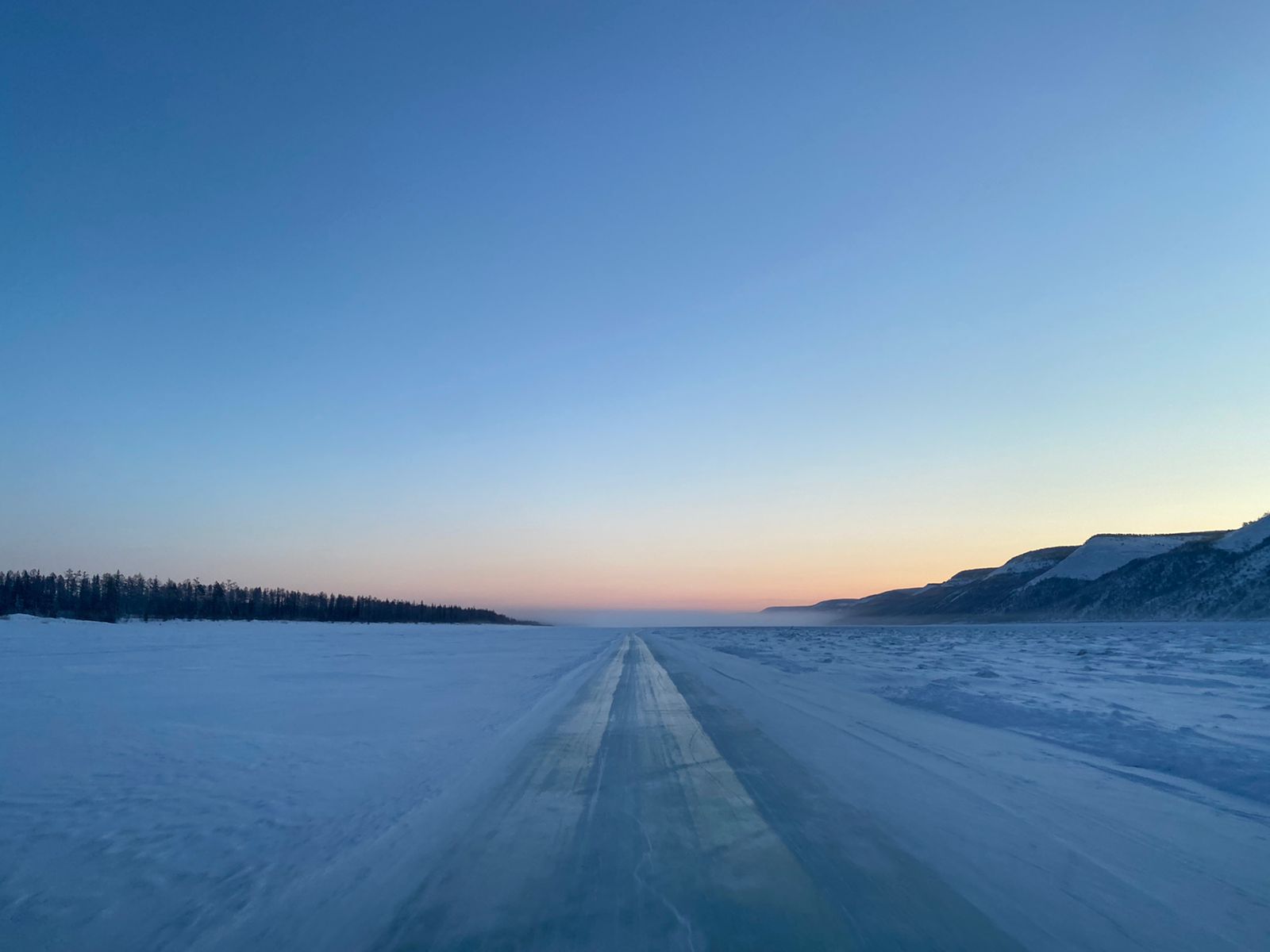 Автозимник открыли между Хангаласским и Олекминским районами Якутии