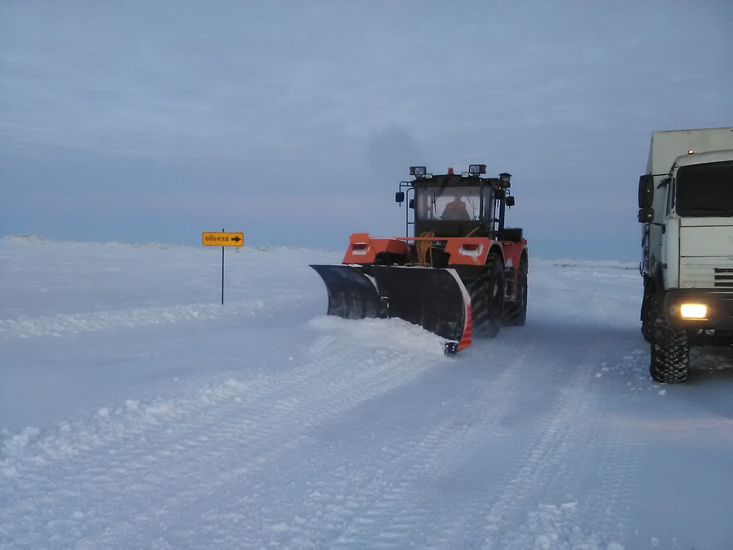 Ледовый автозимник «Булун» открыли для транспорта в Якутии