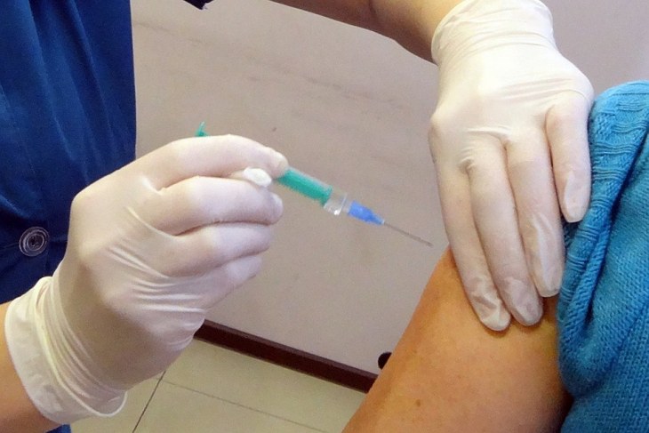 Прививки от гриппа получил 454 121 житель Якутии