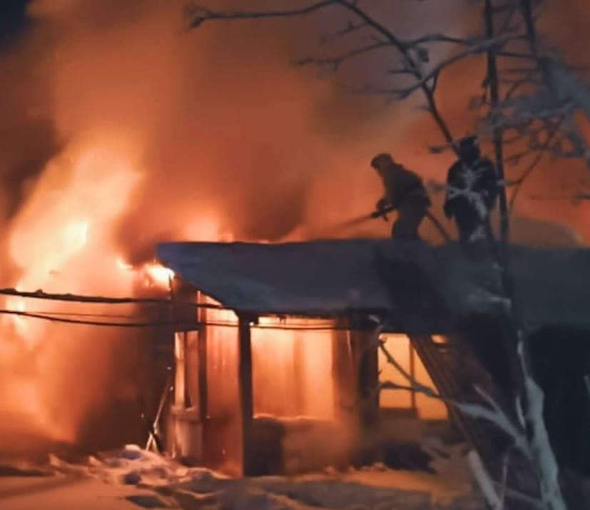 Пожар ликвидировали в одном из жилых домов Алдана в Якутии