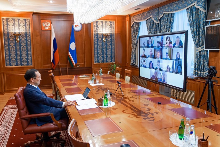 Айсен Николаев встретился с представителями бизнес-сообщества Якутии