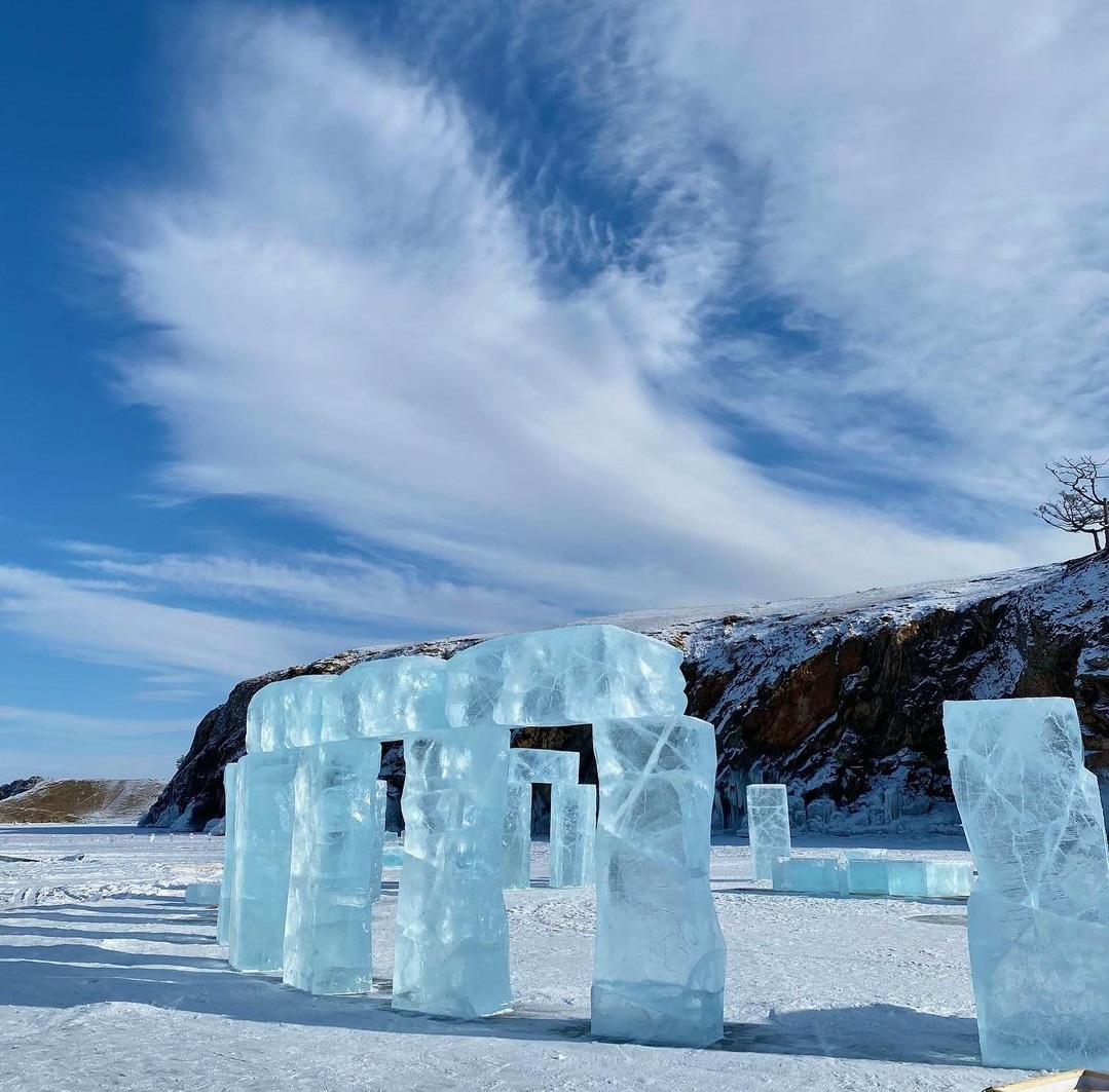 Команда из Якутии участвует в международном конкурсе ледовой скульптуры на Байкале