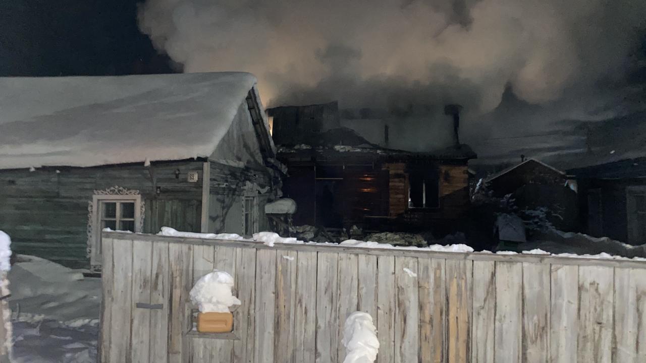 Погибшего обнаружили на месте пожара в Сунтаре в Якутии