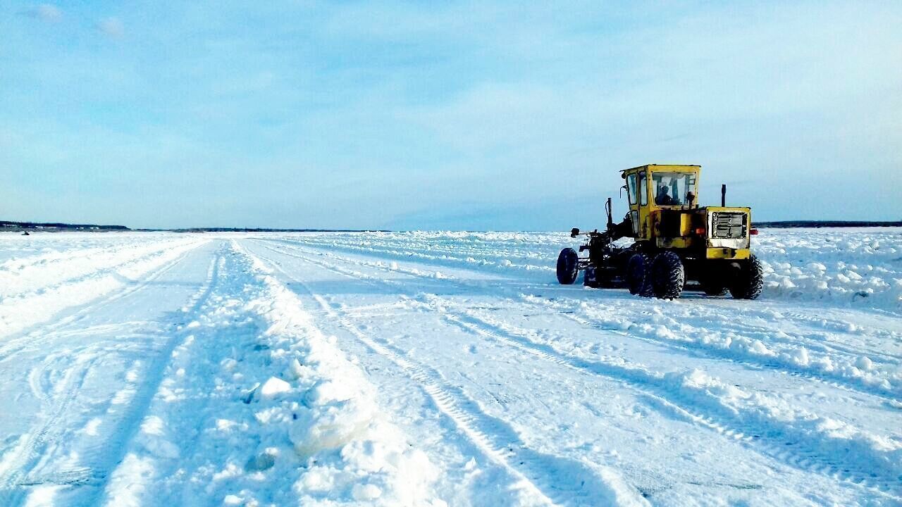 Работы по ослаблению прочности льда пройдут в 9 районах Якутии