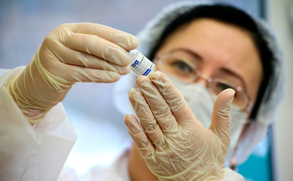 Первый компонент вакцины от COVID-19 получили 574 290 взрослых якутян