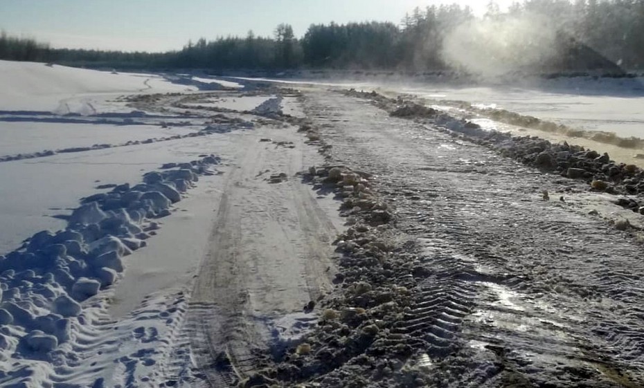 Движение автотранспорта на трассе «Индигир» в Якутии временно ограничено из-за наледи