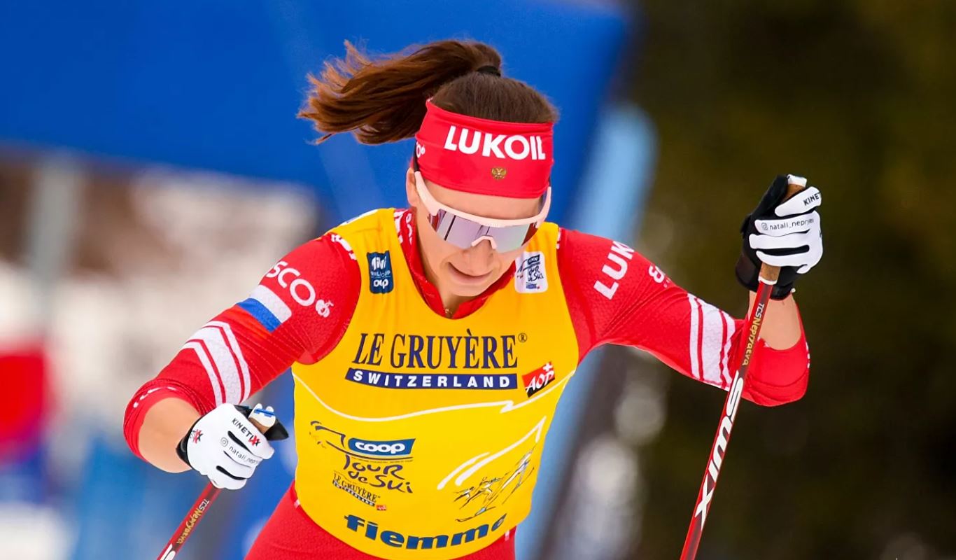 Лыжница Наталья Непряева принесла России первую медаль Олимпиады-2022