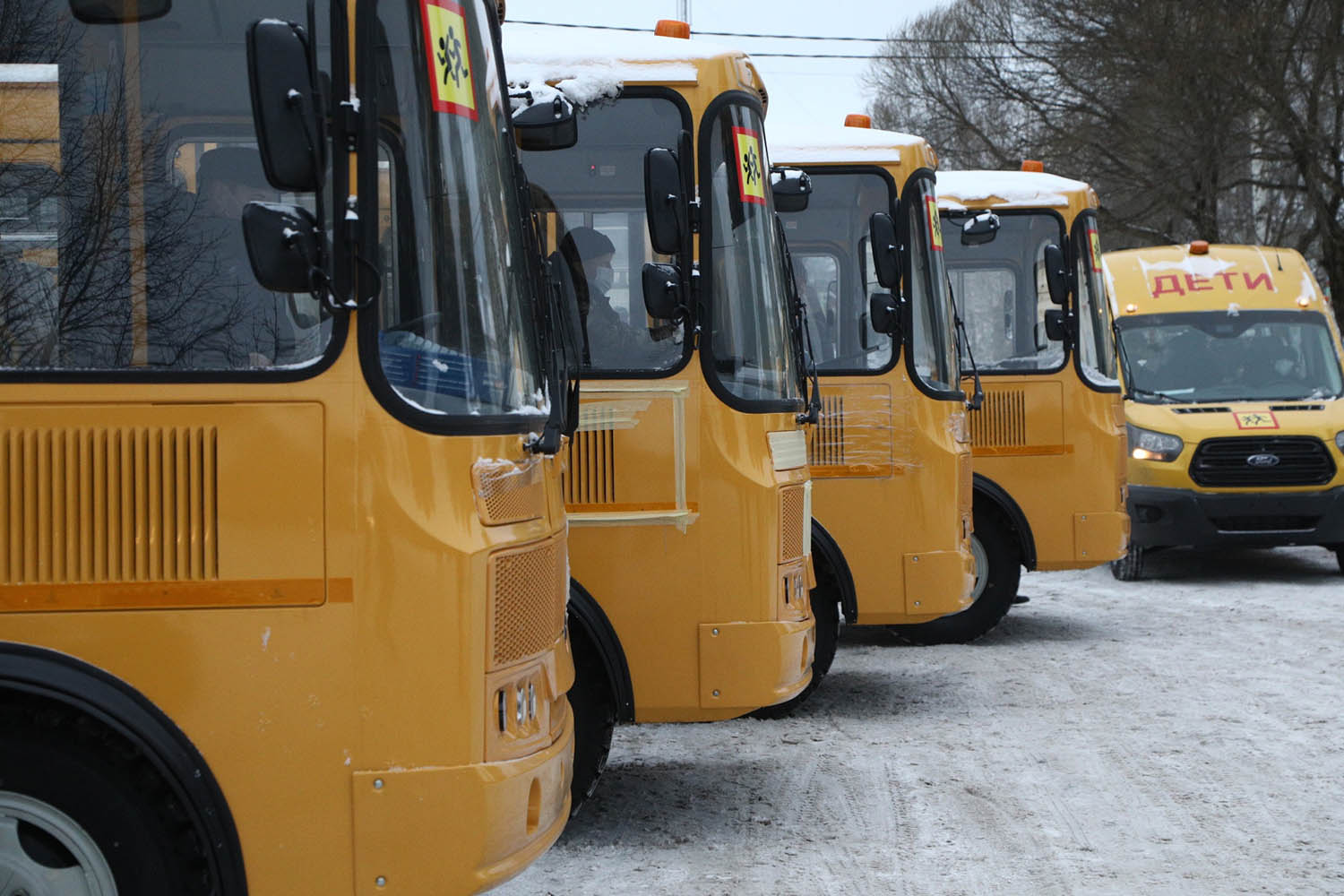 Новый автобус появится у школы в якутском селе Огородтах