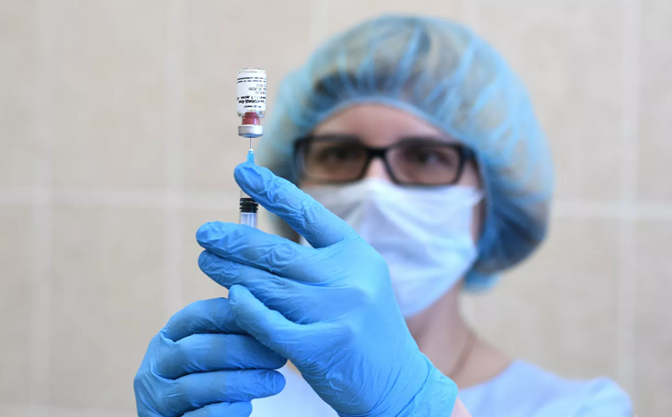 Около 41 тыс подростков вакцинировались против коронавируса в России