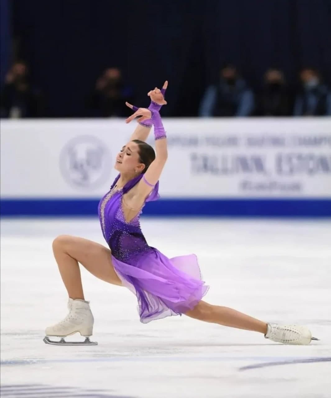 Фигуристка Камила Валиева выиграла короткую программу командного турнира Олимпиады в Пекине