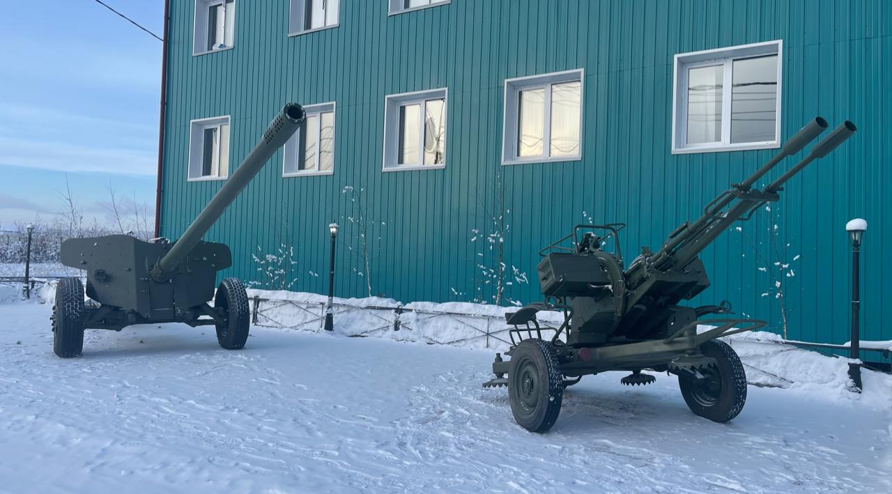 Центр патриотического воспитания в Якутске получил первую военную технику