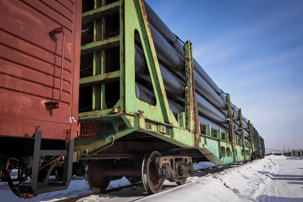Железнодорожные вагоны в Нижнем Бестяхе в Якутии выгрузят до закрытия ледовой переправы