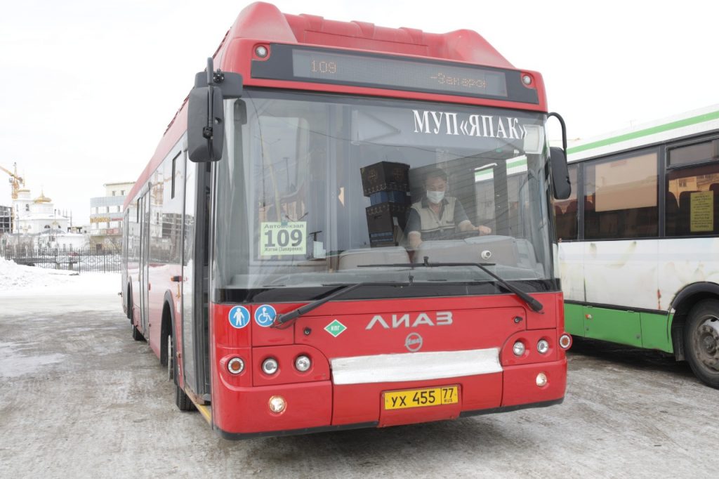 Водителей из муниципальных предприятий Якутска привлекут для работы на автобусах