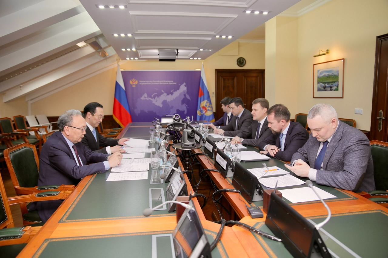 Айсен Николаев обсудил с главой Минвостокразвития РФ вопросы северного завоза