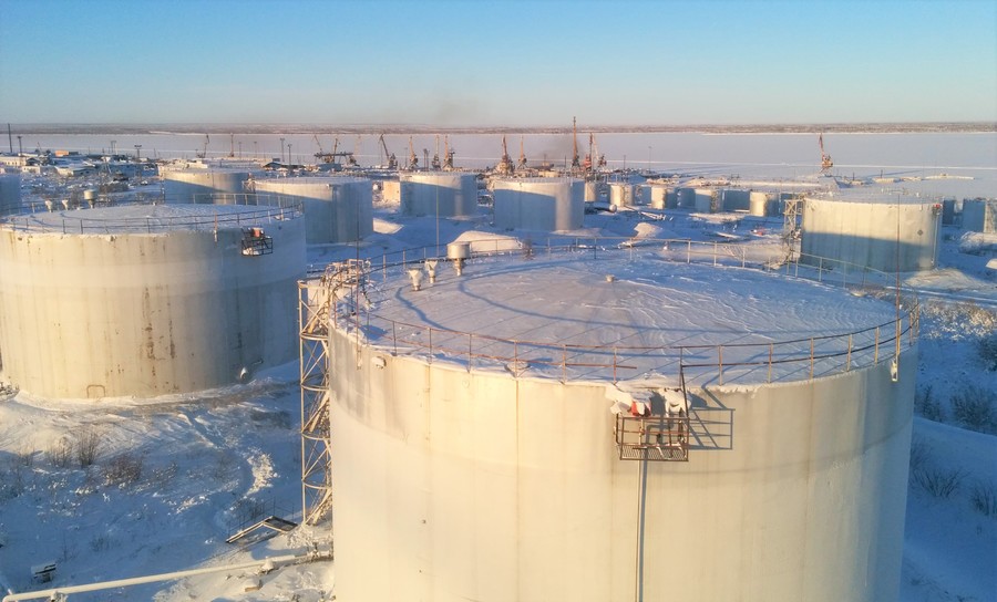 Нефтебазы модернизируют в Нижнеколымском и Среднеколымском районах Якутии