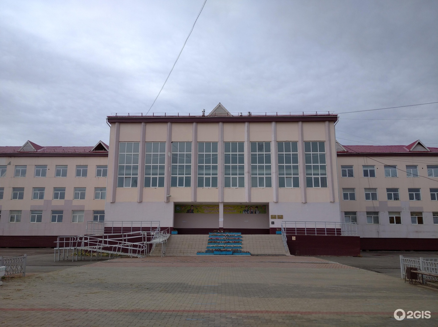 Более 800 млн рублей направили на ремонт 11 школ Якутска в 2022 году