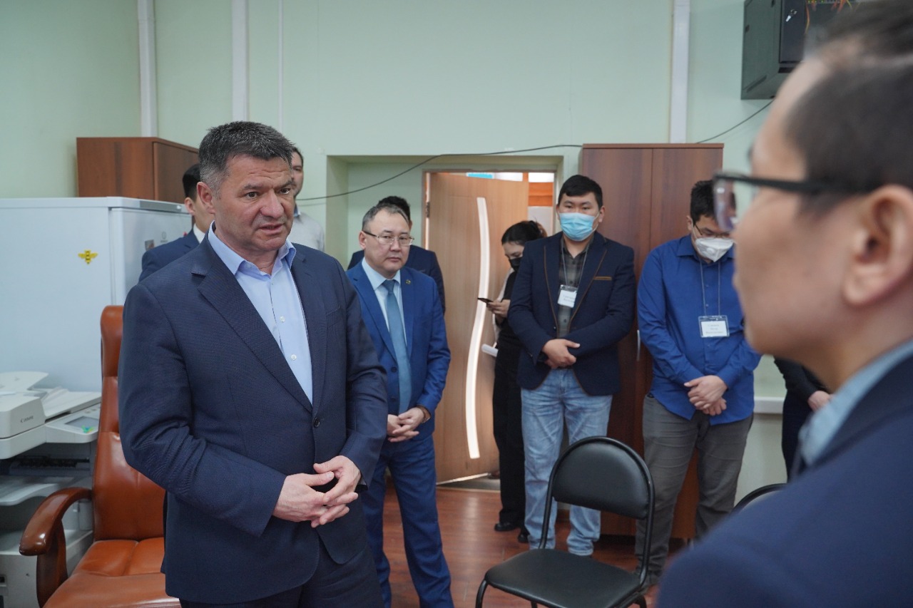 Молодых ученых будут привлекать к новых проектам и производствам в Якутии
