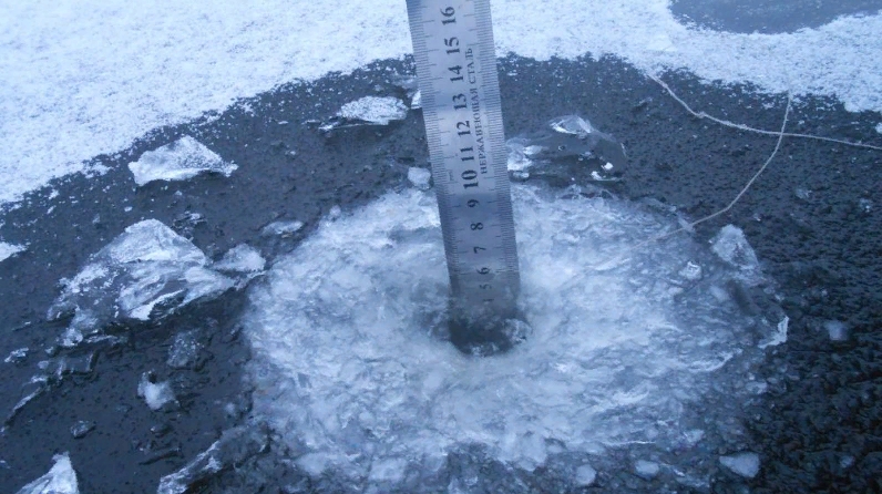 Толщина льда на реках Якутии ниже многолетних средних значений