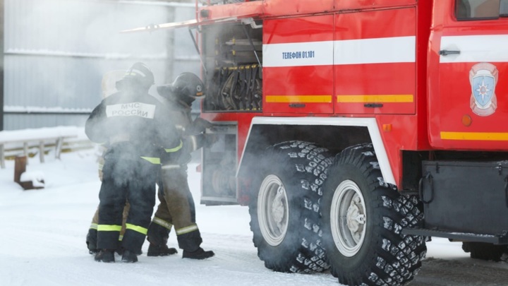 Мужчина пострадал при возгорании автомобиля в пригороде Якутска