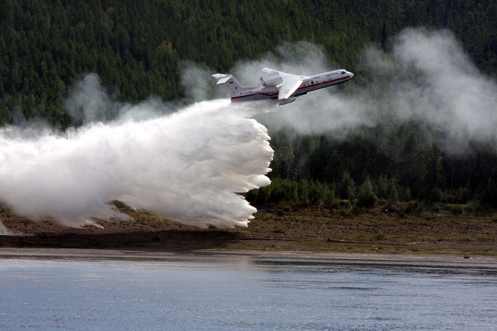 Два самолета Бе-200 будут базироваться в Якутии для тушения лесных пожаров