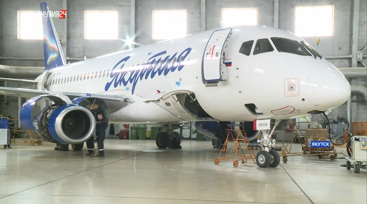 Техосмотр самолетов Superjet проводят на авиабазе в Якутске