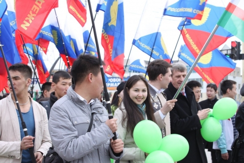 Молодежное шествие пройдет в Якутске 27 апреля в честь столетия республики