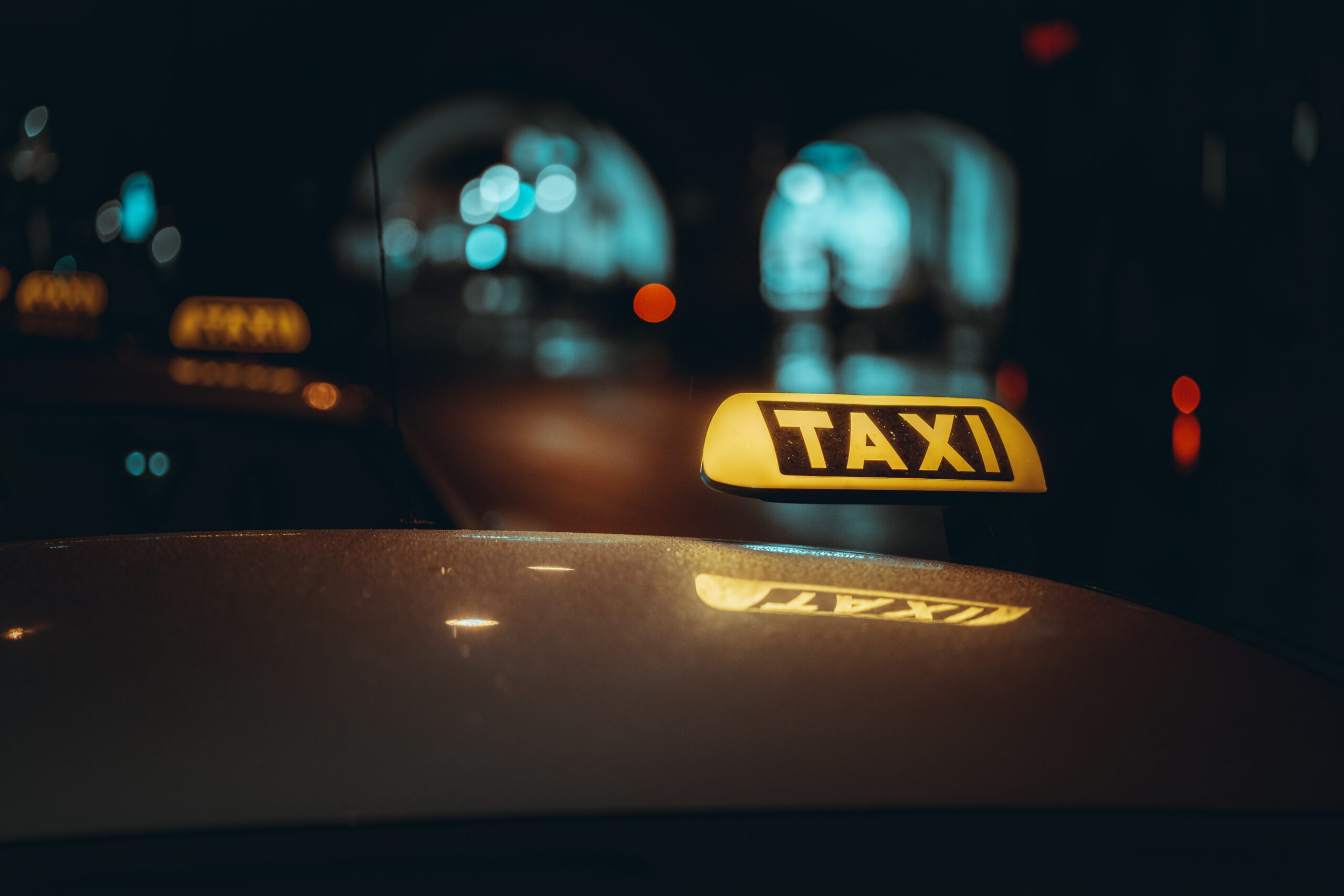Мошенники обманули таксиста на 22 тыс рублей в якутском Мирном