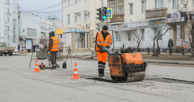 Новый метод ремонта дорожного покрытия рассматривают в Якутске