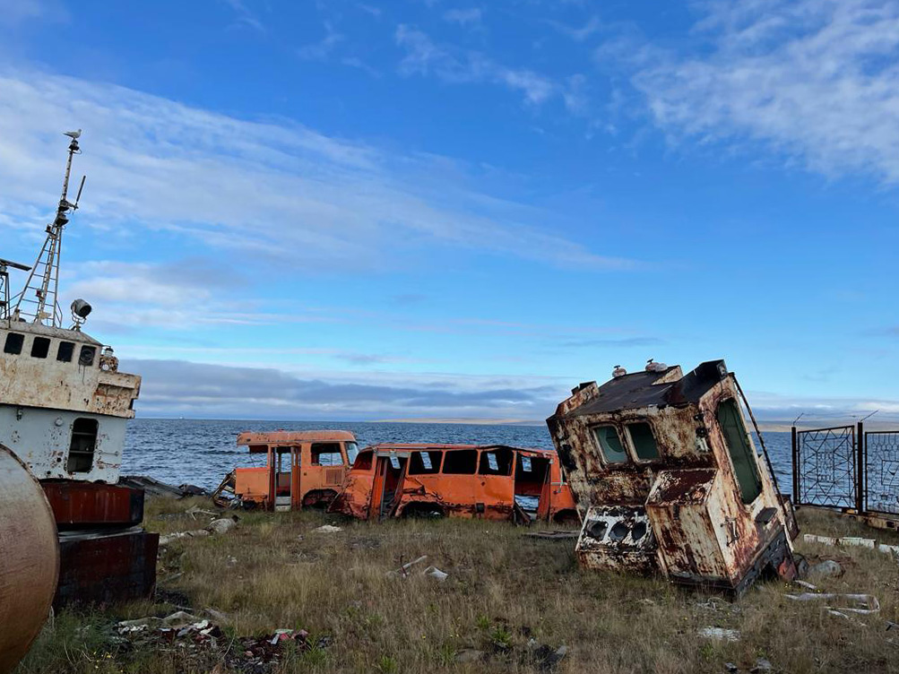 Якутские поселки Тикси, Усть-Куйга и Батагай очистят от металлолома