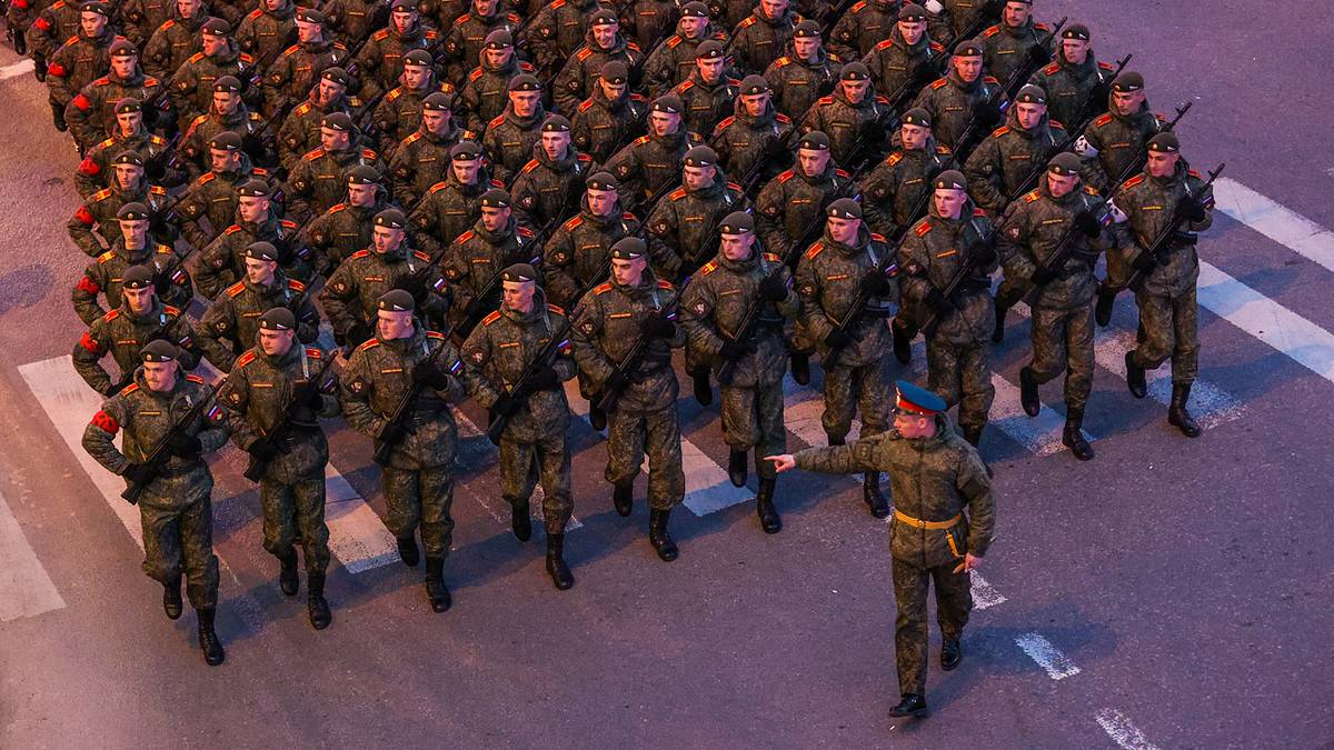 Более 10 тысяч военнослужащих примут участие в Параде Победы в Москве